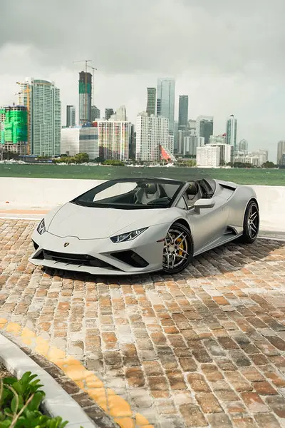 Lamborghini Evo Spider — photo 1 of 8