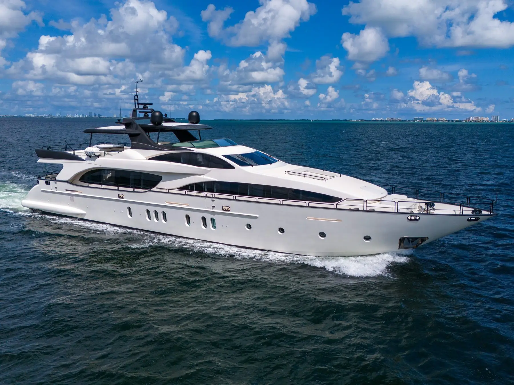 Azimut 130 underway off Miami