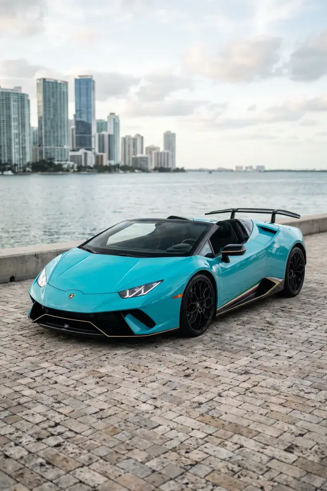 Lamborghini Huracán Spyder — chauffeured vehicle in Miami