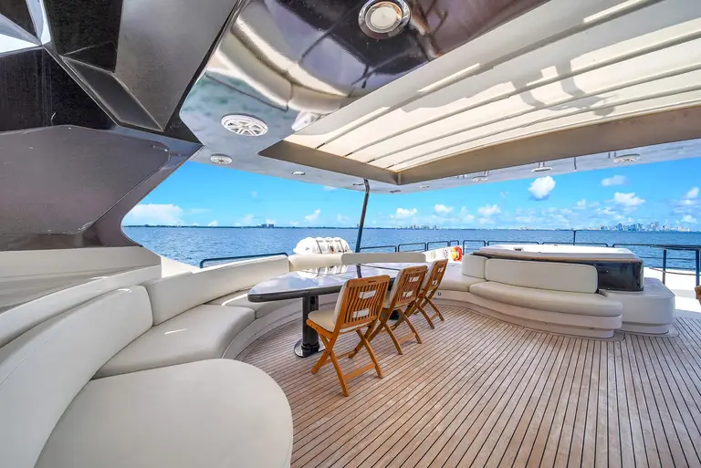Azimut 130 — view 3