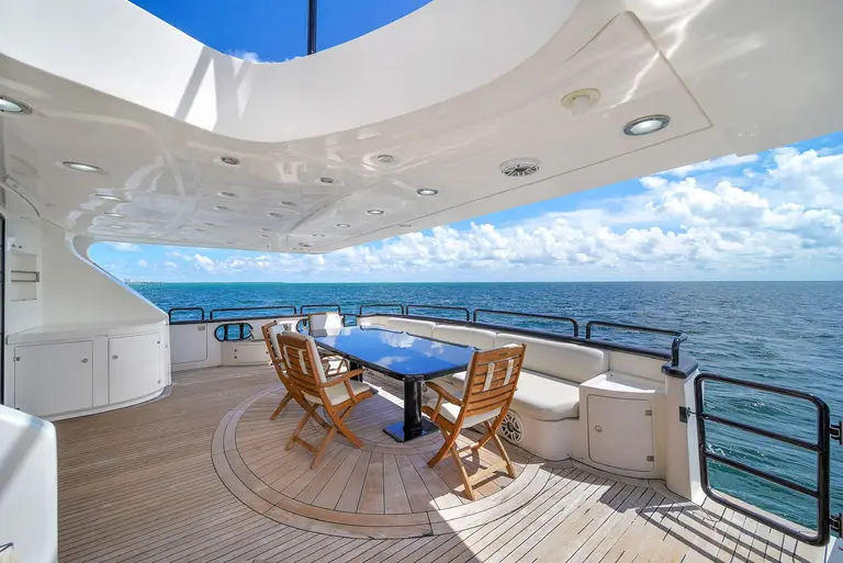 Azimut 130 — view 4