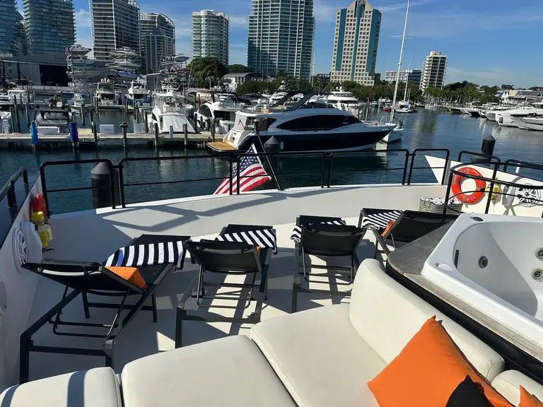 Azimut 130 — view 5
