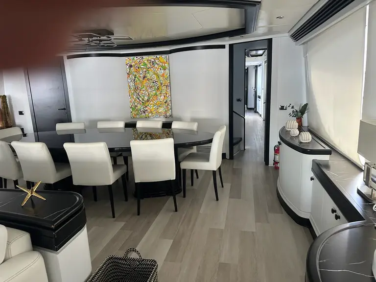 Azimut 130 — view 8